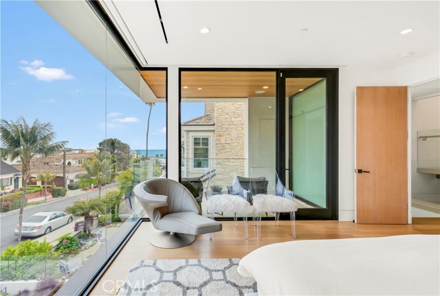 Detail Gallery Image 29 of 62 For 221 Heliotrope Ave, Corona Del Mar,  CA 92625 - 4 Beds | 5/1 Baths
