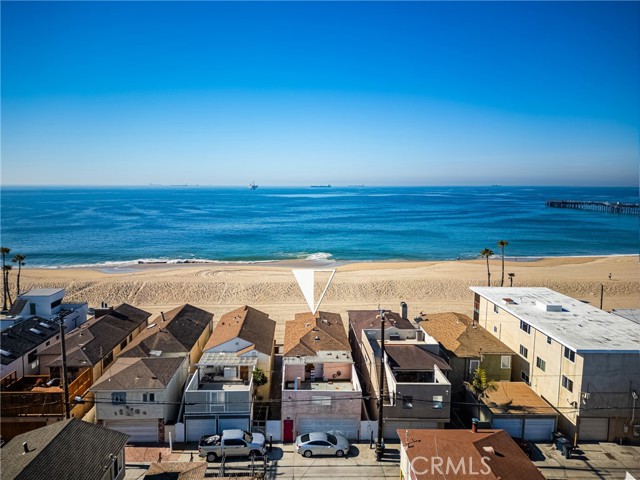 1207 Seal Way, Seal Beach CA: https://media.crmls.org/medias/df997148-6da3-4253-b522-48a3ff2cb779.jpg