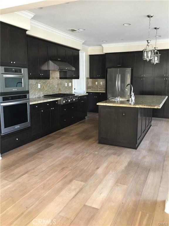 Detail Gallery Image 3 of 14 For 102 Shadowbrook, Irvine,  CA 92604 - 4 Beds | 3 Baths