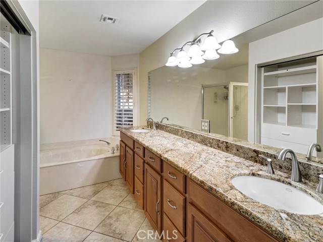Detail Gallery Image 21 of 43 For 76871 Castle Ct, Palm Desert,  CA 92211 - 4 Beds | 3/1 Baths