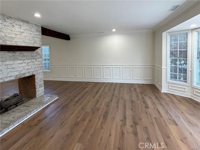 Detail Gallery Image 4 of 35 For 20329 Haynes St, Winnetka,  CA 91306 - 4 Beds | 2 Baths