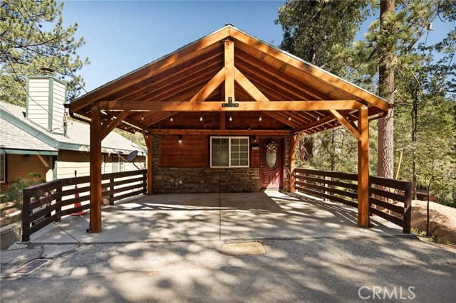 32784 Richmond Drive, Running Springs CA: https://media.crmls.org/medias/df9a301b-fd70-49f3-9a76-96f52aa26a2f.jpg