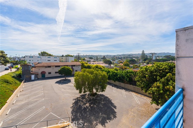 Detail Gallery Image 20 of 42 For 6146 Pacific Coast, Redondo Beach,  CA 90505 - 2 Beds | 3 Baths