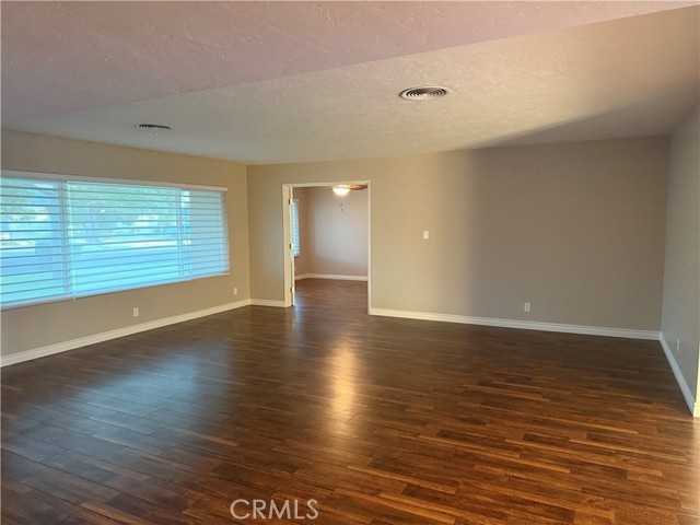 Detail Gallery Image 13 of 22 For 41186 Greenwood Dr, Hemet,  CA 92544 - 3 Beds | 2/1 Baths