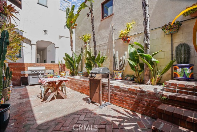 1720 Manhattan Avenue, Hermosa Beach, California 90254, 3 Bedrooms Bedrooms, ,2 BathroomsBathrooms,Residential,Sold,Manhattan,SB21061429