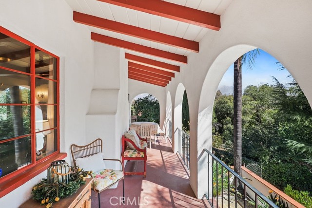 Detail Gallery Image 6 of 69 For 1804 Valle Vista, Redlands,  CA 92373 - 6 Beds | 4/1 Baths