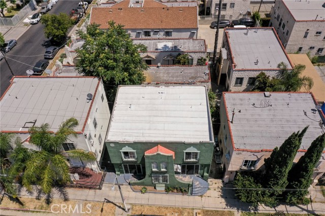2945 W 11th Street, Los Angeles CA: https://media.crmls.org/medias/df9bccaf-3e05-4c58-9e6d-a3d99989217a.jpg