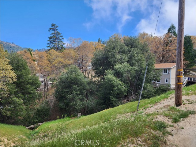327 Davos Drive, Crestline CA: https://media.crmls.org/medias/df9c6a7d-6511-4e8e-8610-1d43d4cc48bc.jpg