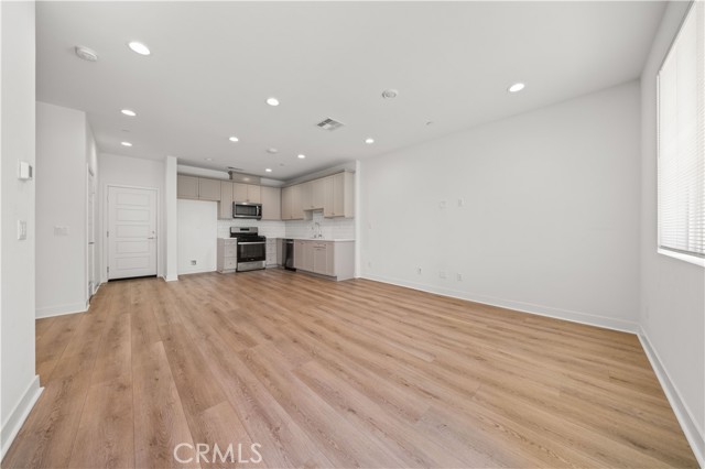 4016 E Peony Paseo, Ontario CA: https://media.crmls.org/medias/df9d45e9-e8f9-4fd7-a2ac-c9ddca53ee80.jpg