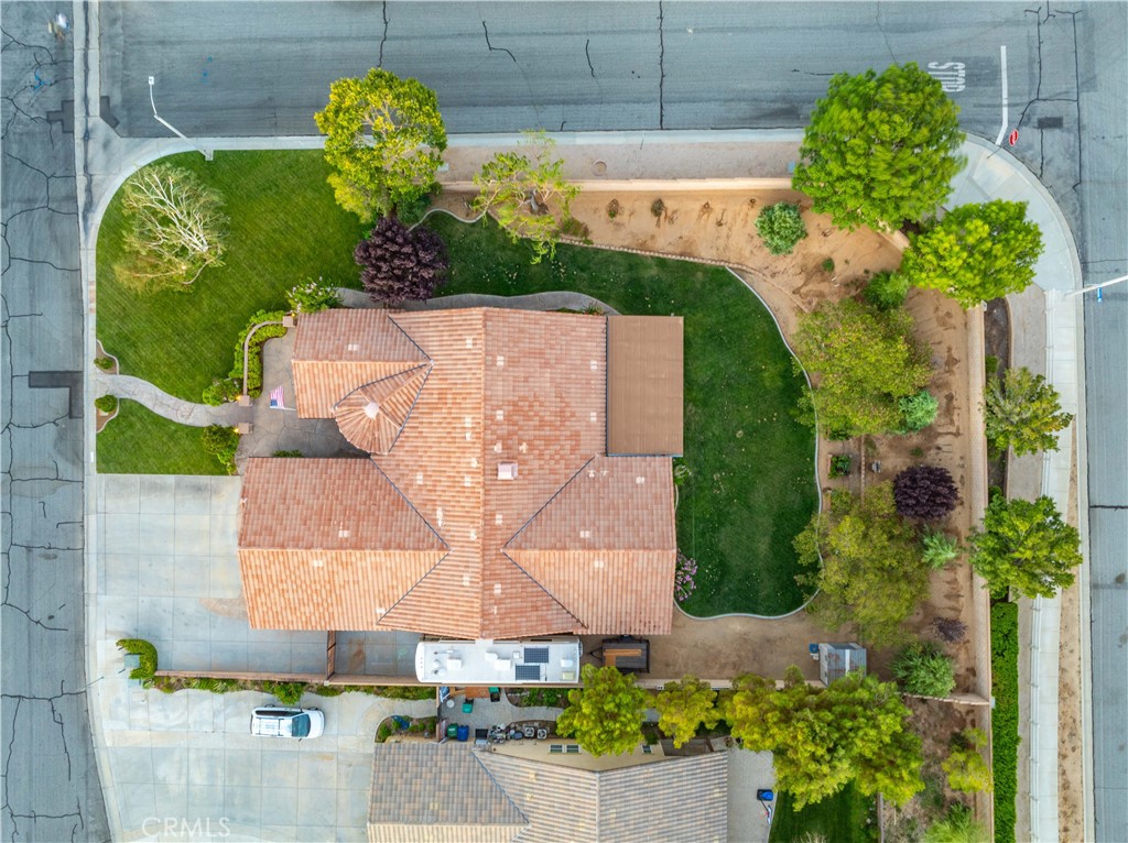 https://media.crmls.org/medias/df9d88c4-f057-489d-8792-efc8d51c46fb.jpg?preset=X-Large