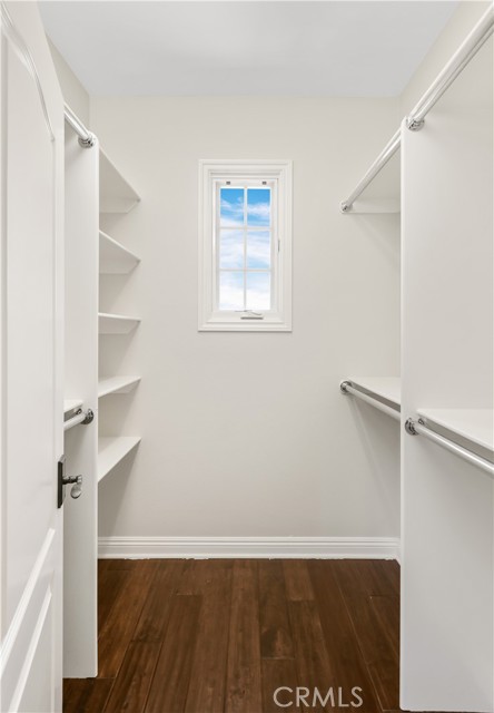 26 Woods Trail, Irvine CA: https://media.crmls.org/medias/df9dbd71-3ebd-469b-9b49-ff18c8bf0bd6.jpg