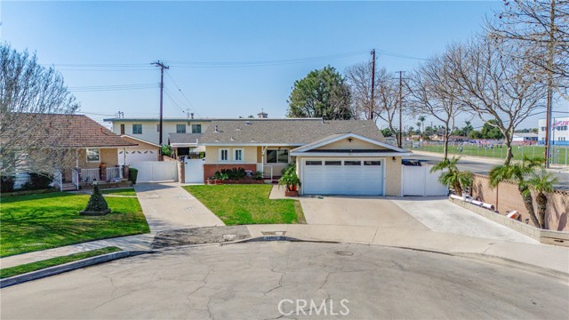 13403 Coldbrook Avenue, Bellflower, California 90706, 3 Bedrooms Bedrooms, ,2 BathroomsBathrooms,Single Family Residence,For Sale,Coldbrook,DW25040546