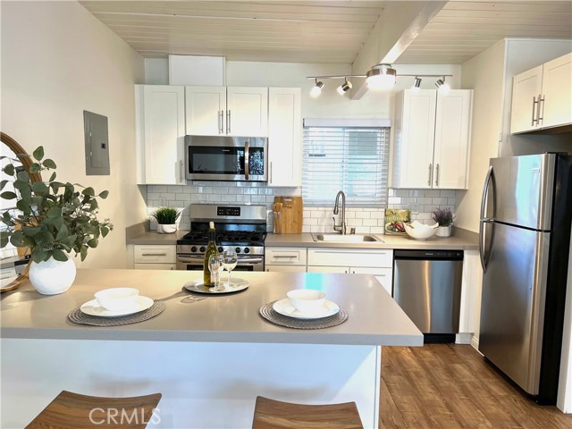 120 Roosevelt Unit: 17