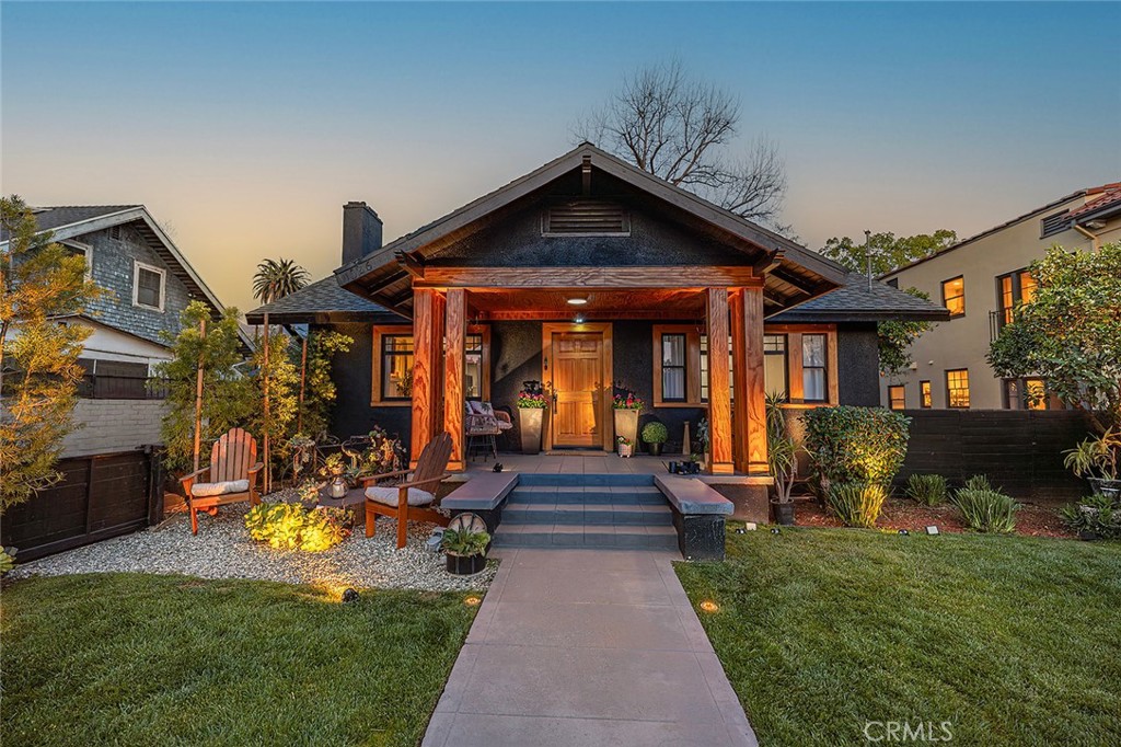 1026 N Los Robles Avenue