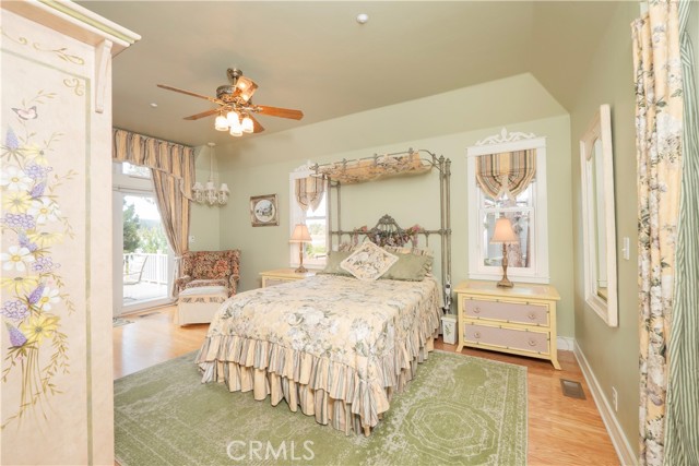 Detail Gallery Image 21 of 75 For 42425 Bear Loop, Big Bear Lake,  CA 92314 - 3 Beds | 3/1 Baths