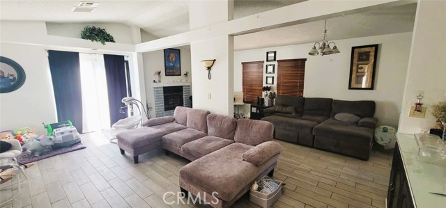 Detail Gallery Image 4 of 10 For 9761 Brookline Ave, Desert Hot Springs,  CA 92240 - 3 Beds | 2 Baths