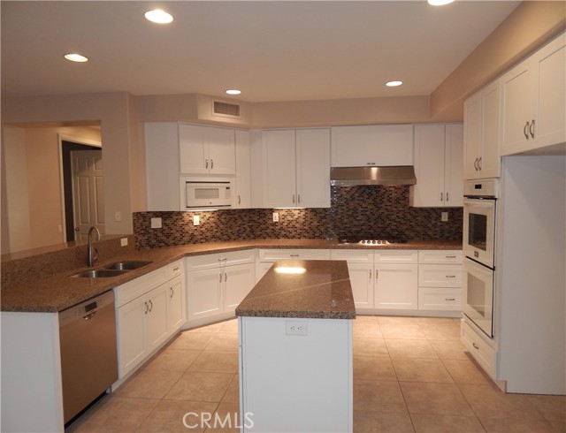 Detail Gallery Image 7 of 31 For 28351 Harvest View, Lake Forest,  CA 92679 - 4 Beds | 3 Baths