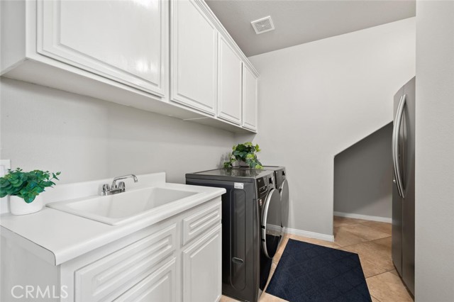 6 Las Plumas, Rancho Santa Margarita CA: https://media.crmls.org/medias/df9fbed1-b368-4c73-91bd-69fd3fe9ea21.jpg
