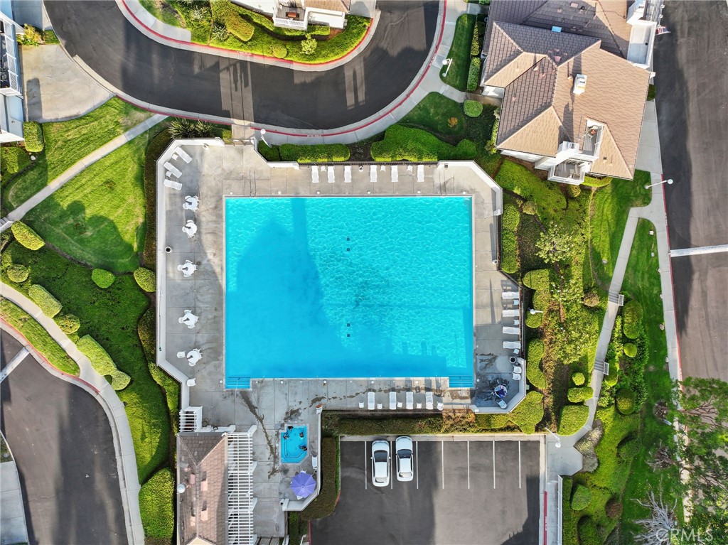 https://media.crmls.org/medias/dfa0d251-8c44-46be-8b9a-9fe17e3e5113.jpg?preset=X-Large