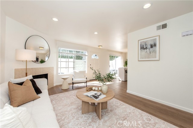 Detail Gallery Image 18 of 31 For 28 Exeter #19,  Irvine,  CA 92612 - 2 Beds | 2/1 Baths