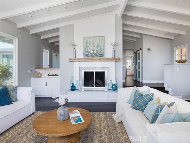 246 Via Los Miradores, Redondo Beach CA: https://media.crmls.org/medias/dfa180c4-0e3b-487f-919c-c5ad83167aee.jpg