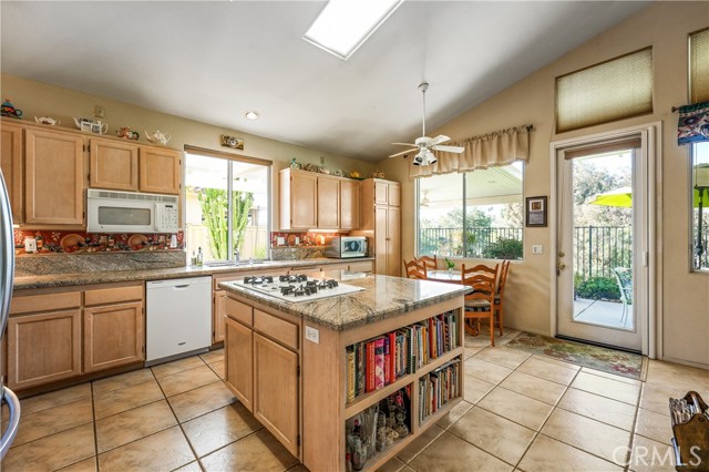 Detail Gallery Image 45 of 54 For 40465 via Camposeco, Murrieta,  CA 92562 - 3 Beds | 2 Baths