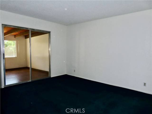 6149 La Sierra Avenue, Riverside CA: https://media.crmls.org/medias/dfa335c4-cf58-4553-ae8d-a299ce6a9b11.jpg