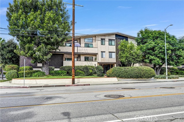 2 Bed Home for Sale in Valley Village, California