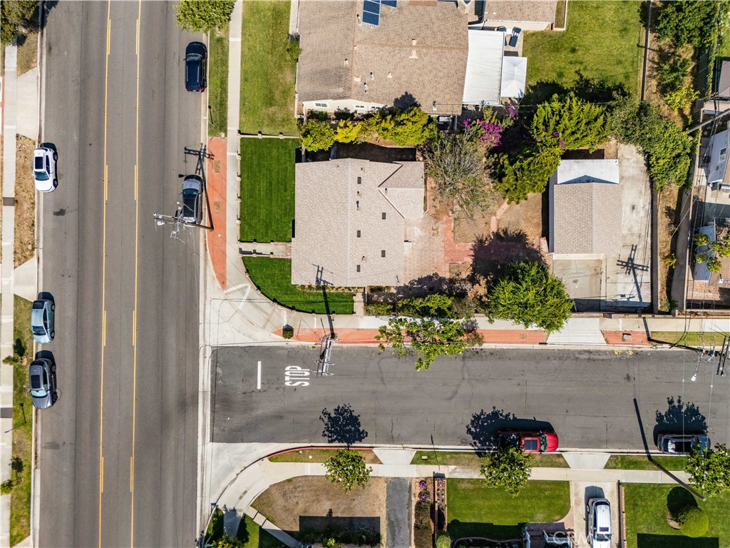 https://media.crmls.org/medias/dfa44ac9-7847-4bfe-bdda-f71bb97070ec.jpg?preset=X-Large