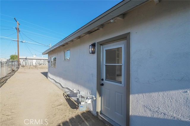 650 Chateau Way, Barstow CA: https://media.crmls.org/medias/dfa50eb2-d1a6-43dd-8ac1-571043ade5a8.jpg