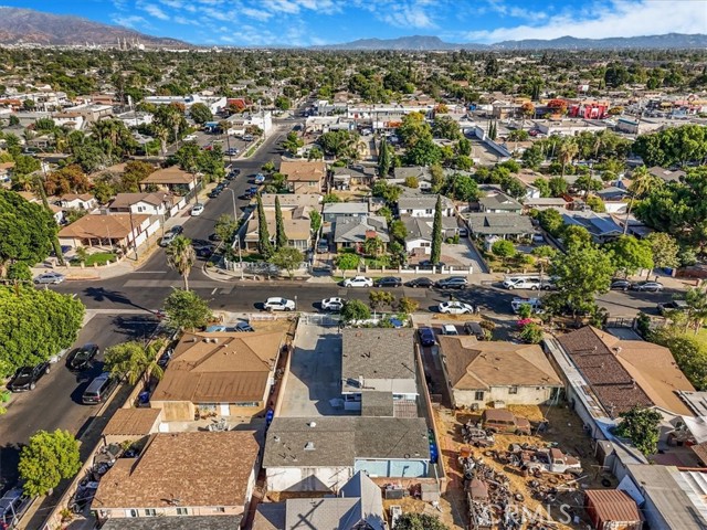 13737 Mercer Street, Pacoima CA: https://media.crmls.org/medias/dfa58b41-911e-47c9-a91d-f1c18b71ad36.jpg