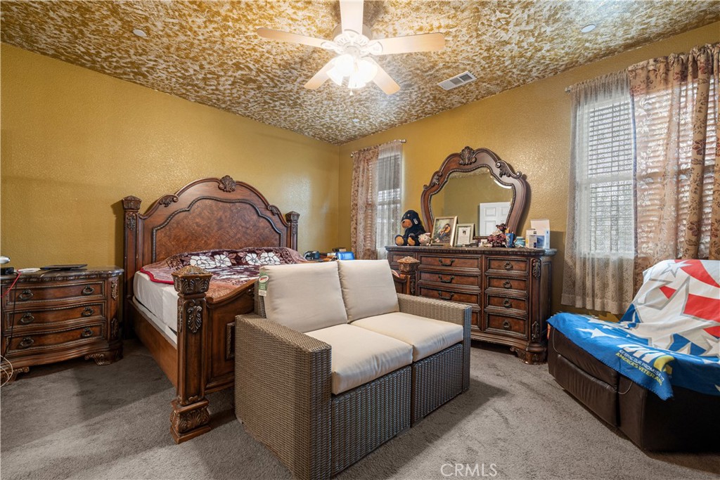 https://media.crmls.org/medias/dfa66f8e-768e-4f4f-b551-3b926518967b.jpg?preset=X-Large