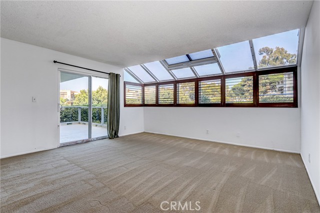 250 The Village #102, Redondo Beach, California 90277, 1 Bedroom Bedrooms, ,1 BathroomBathrooms,Residential,For Sale,The Village #102,SB25234286