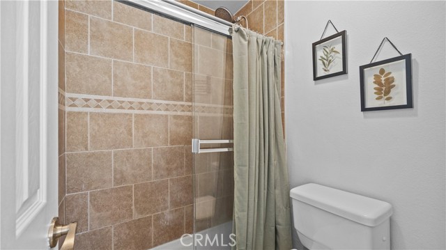 Detail Gallery Image 15 of 29 For 1910 W Palmyra Ave #94,  Orange,  CA 92868 - 4 Beds | 2/1 Baths