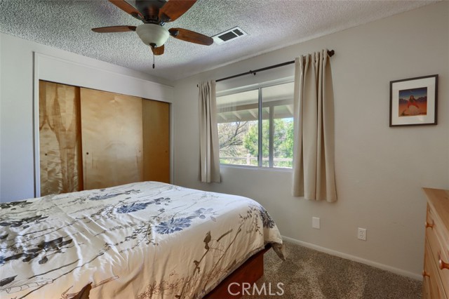 50986 Road 632, Oakhurst CA: https://media.crmls.org/medias/dfa7cbf3-90d3-40d9-9909-7506dc335f5a.jpg