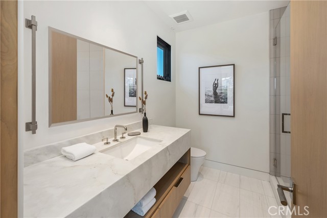 13 Ritz Cove Drive, Dana Point CA: https://media.crmls.org/medias/dfa8105e-d0ee-4e10-9c5c-825e8ef76735.jpg