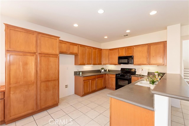 Detail Gallery Image 10 of 47 For 3147 Kildare, Lancaster,  CA 93536 - 3 Beds | 3 Baths