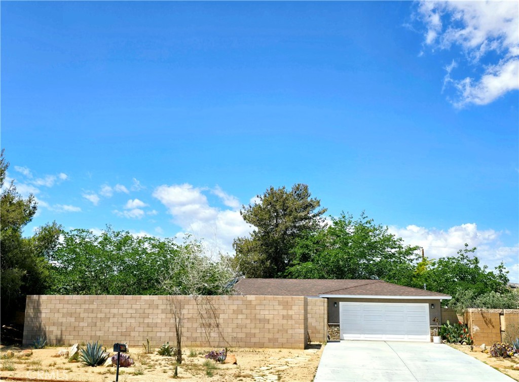 4796 Camarilla Avenue