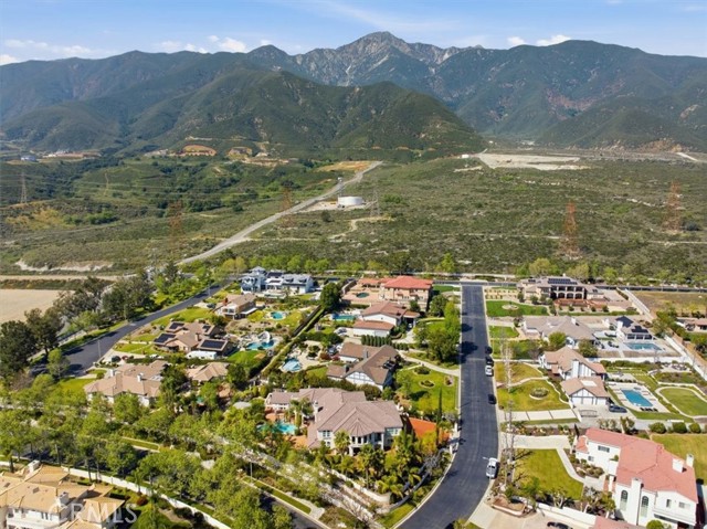 Detail Gallery Image 10 of 63 For 4972 Clover, Rancho Cucamonga,  CA 91737 - 6 Beds | 6/1 Baths