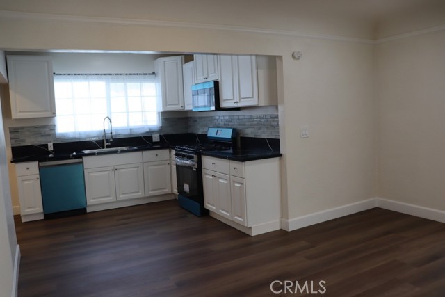 Detail Gallery Image 34 of 75 For 1917 W 74th, Los Angeles,  CA 90047 - 4 Beds | 3 Baths