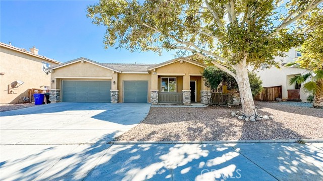 Detail Gallery Image 1 of 28 For 13635 Mesa Linda Ave, Victorville,  CA 92392 - 4 Beds | 3 Baths