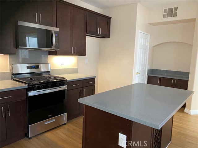 Detail Gallery Image 9 of 19 For 1724 Freeport Ter, San Pedro,  CA 90732 - 3 Beds | 2/1 Baths