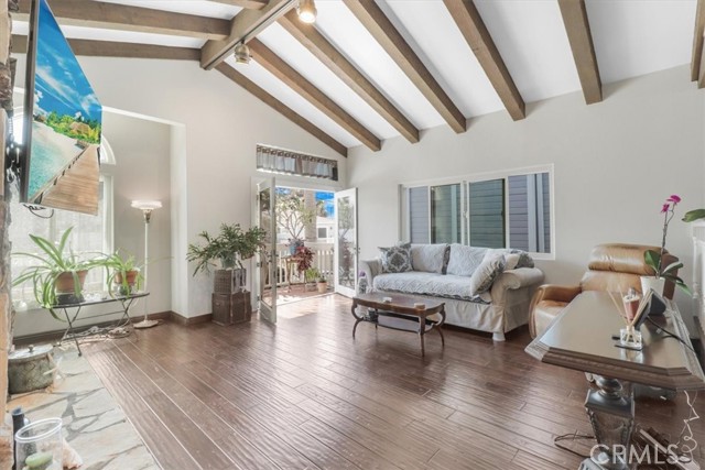 1133 7th Place, Hermosa Beach CA: https://media.crmls.org/medias/dfaa8810-d383-4355-a386-495b3ab13d39.jpg
