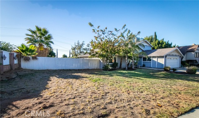 Detail Gallery Image 2 of 20 For 1510 Helena Lane, Redlands,  CA 92373 - 4 Beds | 2/1 Baths