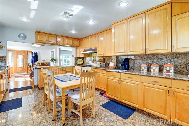 Detail Gallery Image 10 of 33 For 1350 Graynold Ave, Glendale,  CA 91202 - 3 Beds | 2 Baths