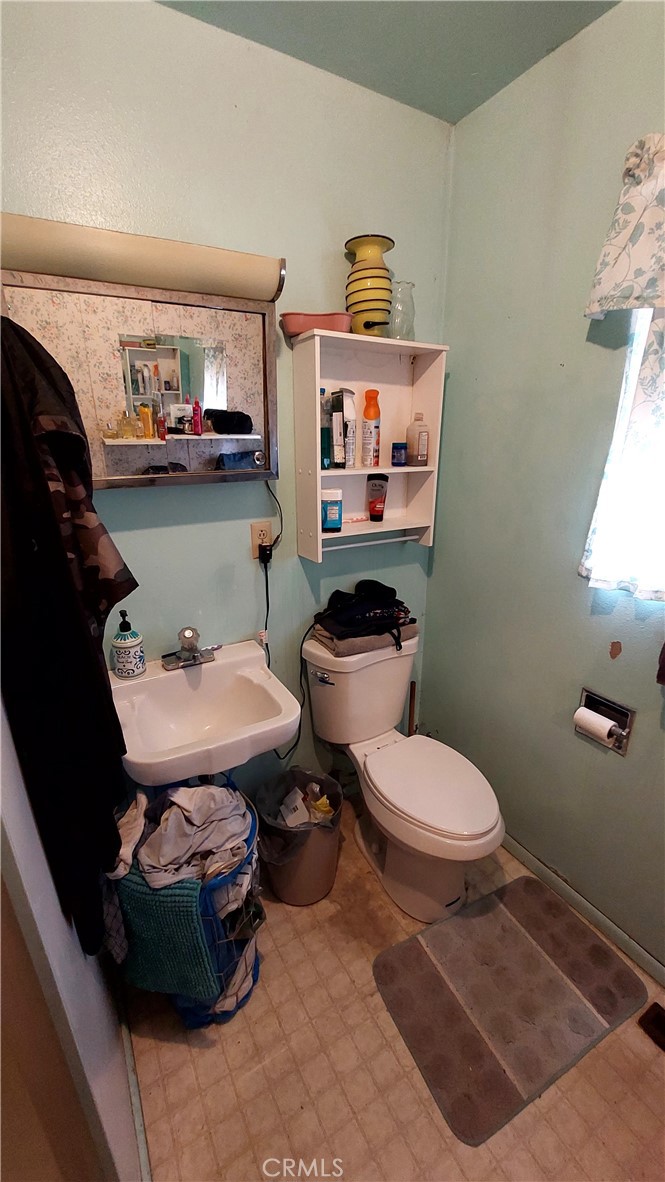 https://media.crmls.org/medias/dfac3b7c-4f1b-407f-b19e-2e77ec7ad28e.jpg?preset=X-Large