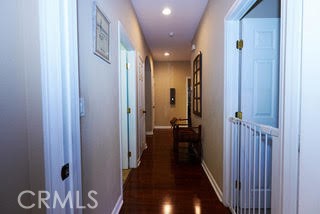 https://media.crmls.org/medias/dfacbf48-90d2-4aa3-a289-911e8b1696a4.jpg?preset=X-Large