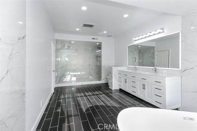 Detail Gallery Image 48 of 74 For 6037 Little Oak Ln, Woodland Hills,  CA 91367 - 5 Beds | 5 Baths