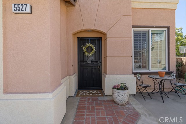Detail Gallery Image 5 of 63 For 5527 Tenderfoot, Fontana,  CA 92336 - 4 Beds | 2/1 Baths