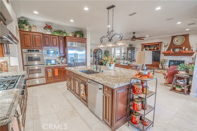 Detail Gallery Image 16 of 75 For 26524 Valley Oak Ln, Valencia,  CA 91381 - 5 Beds | 5/1 Baths